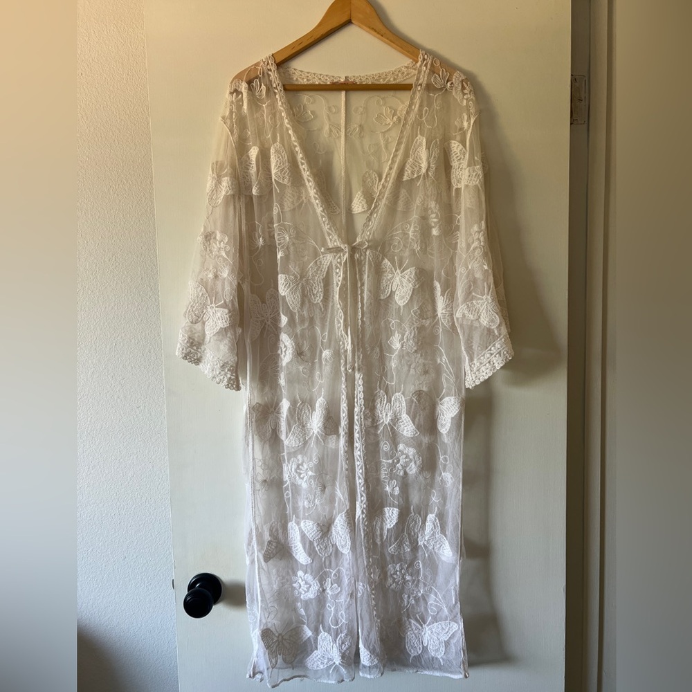 CHOA Elegant White Lace Kimono Robe
